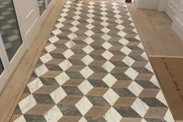 instalación de suelo laminado residencia en Sabadell - trabajo profesional mostrando vista detallada