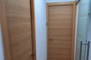 Instalación de puertas nuevas en Mataro