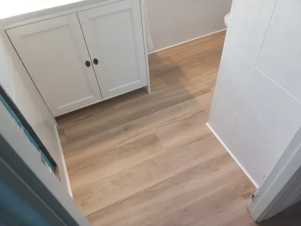 instalación de suelo laminado en instalacion suelo laminado - vista del proyecto mostrando acabado perfecto