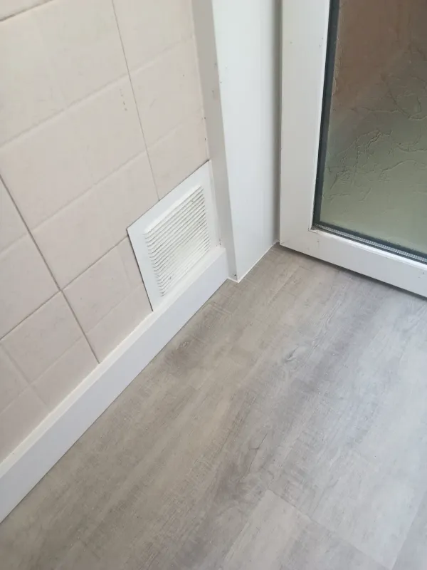 instalación de suelo laminado en instalacion suelo laminado - trabajo profesional mostrando vista detallada