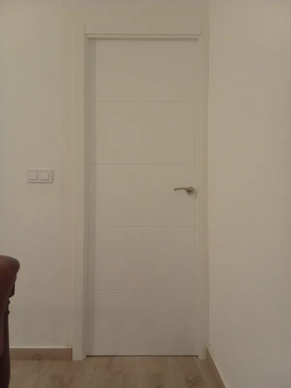 instalación de puertas nuevas en instalacion puertas nuevas - trabajo profesional mostrando acabado perfecto