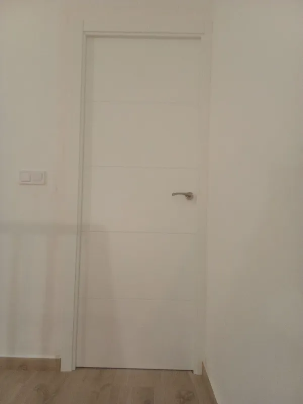 instalación de puertas nuevas en instalacion puertas nuevas - proceso de instalación mostrando técnica profesional