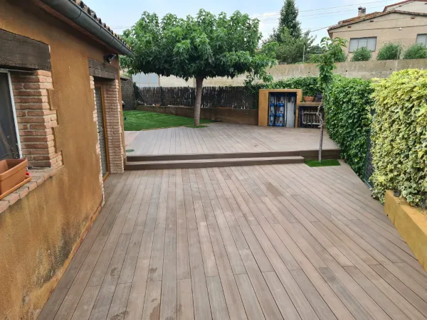 instalación de tarima exterior en instalacion tarima exterior - trabajo profesional mostrando técnica profesional