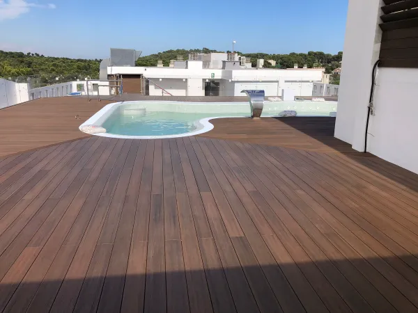 instalación de tarima exterior en instalacion tarima exterior - trabajo profesional mostrando vista detallada