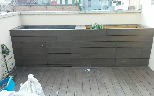 instalación de tarima exterior en instalacion tarima exterior - proceso de instalación mostrando técnica profesional